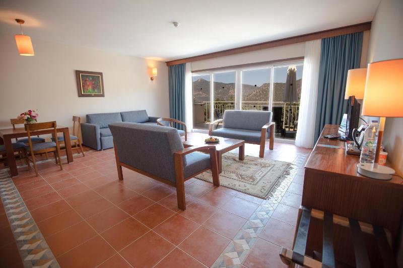 Suite with Sea View image 3