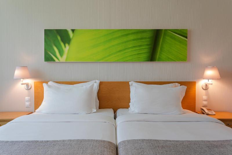 Double or Twin Room image 2