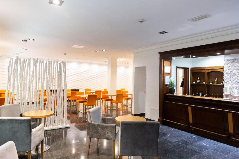 Hotel Serrano - image 3