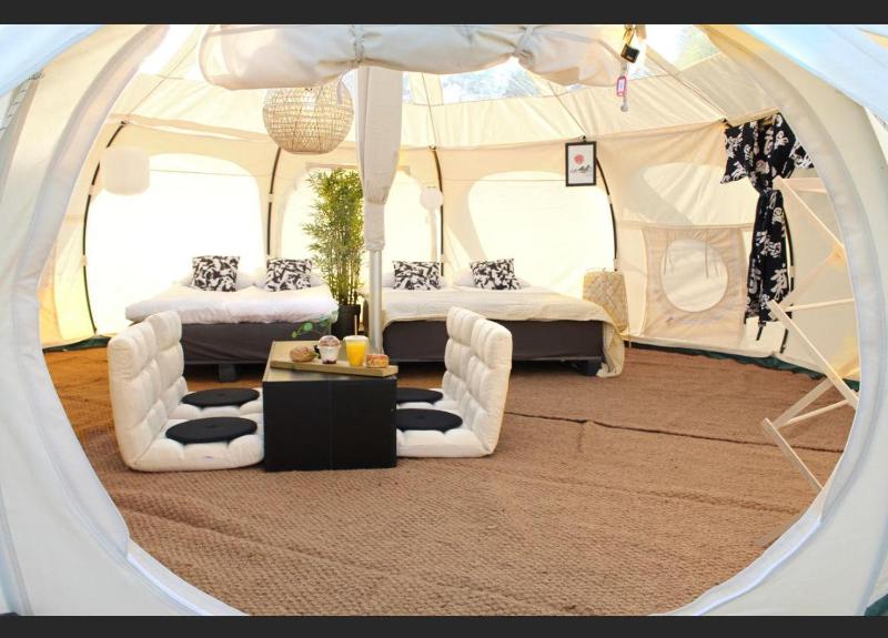 Large Glamping Tent with Sky View image 4