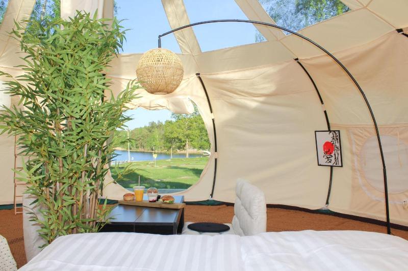 Large Glamping Tent with Sky View image 2