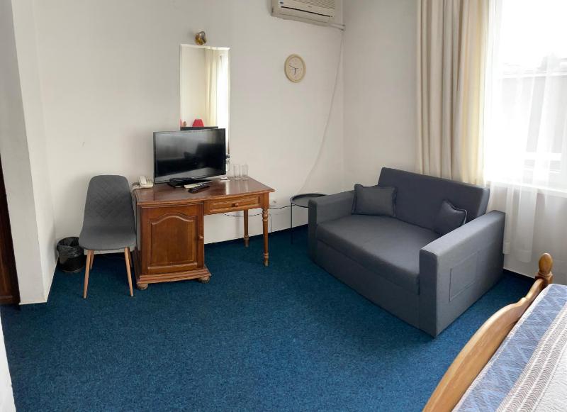 Triple Room image 3