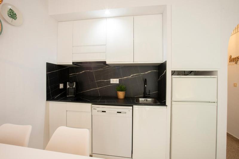 1012 Apartamento cerca de la playa by homeselectspain - image 11