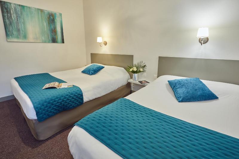 Quadruple Room image 1