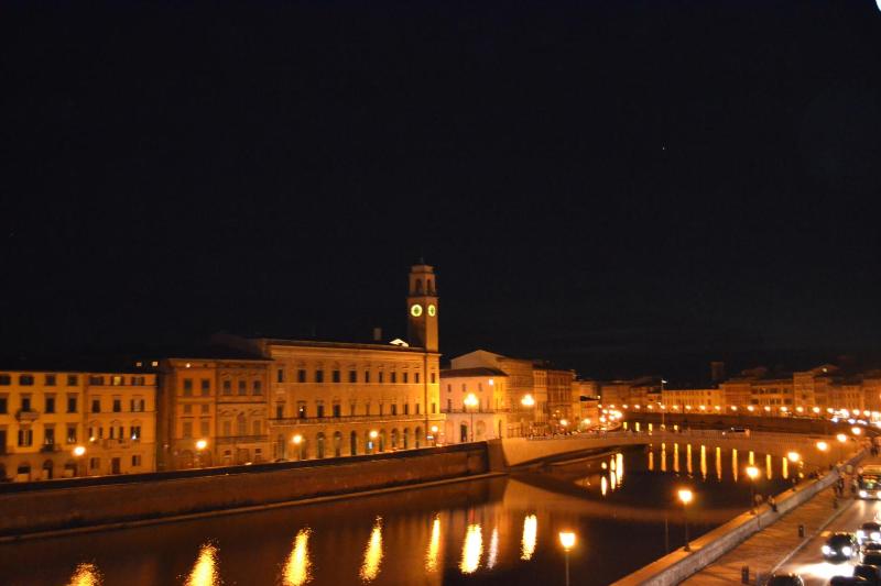 Double Room with Balcony, Shared Bathroom and River View image 1