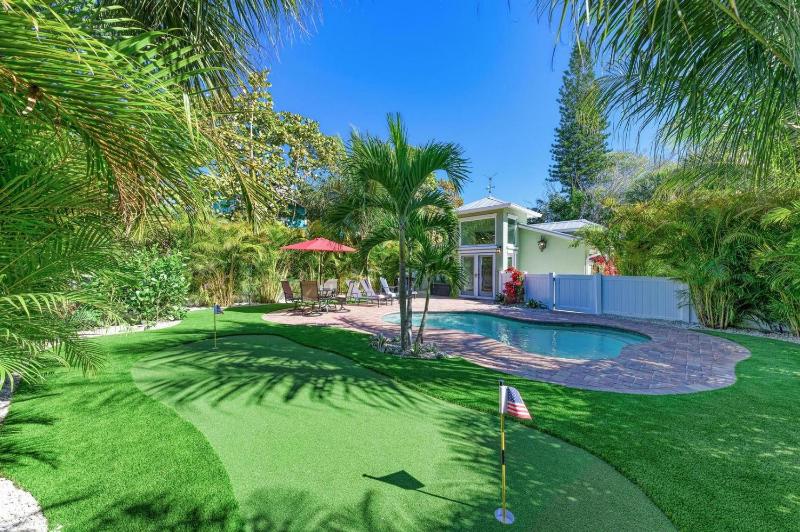 Turtle Tyme: Dog Friendly Pool Putting Green 2 Blocks to Beach by Anna Maria Life - image 23