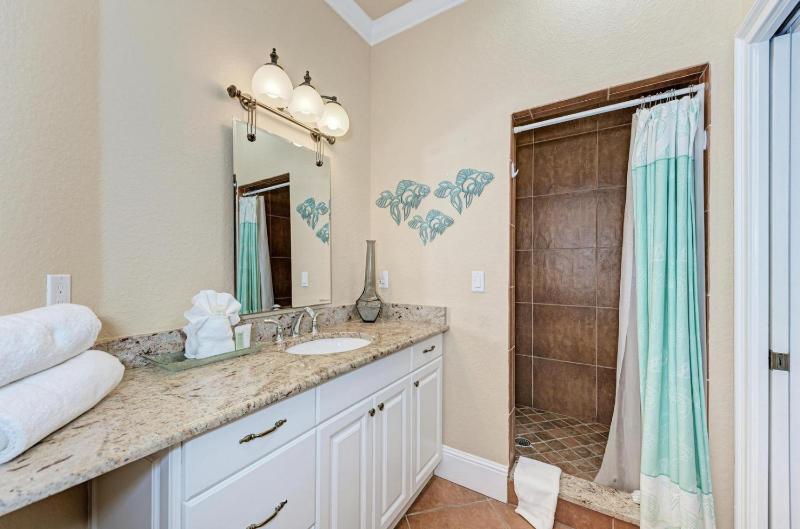 Sand Dollar: Poolside Condo 2 Blocks to Beach by Anna Maria Life Vacation Rentals - image 23