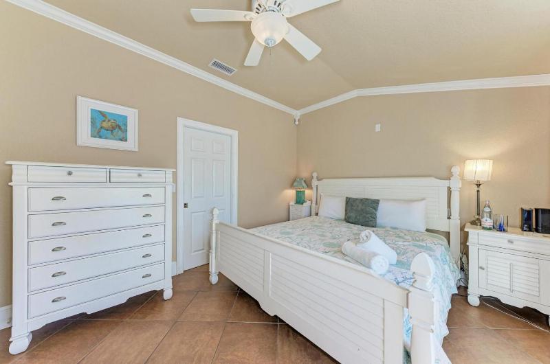 Sand Dollar: Poolside Condo 2 Blocks to Beach by Anna Maria Life Vacation Rentals - image 32