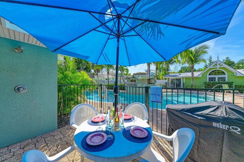 Sand Dollar: Poolside Condo 2 Blocks to Beach by Anna Maria Life Vacation Rentals - image 17