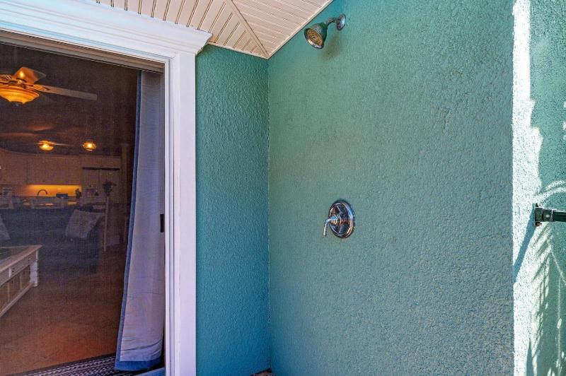 Sand Dollar: Poolside Condo 2 Blocks to Beach by Anna Maria Life Vacation Rentals - image 29