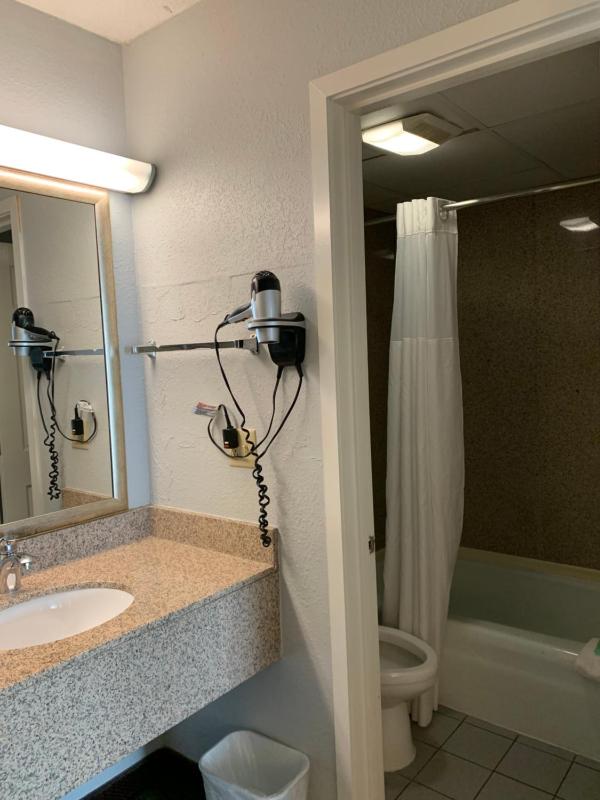 Pigeon Forge Parkway Inn - image 43