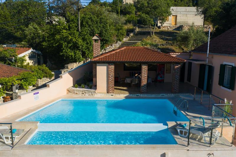 Three-Bedroom Villa image 2