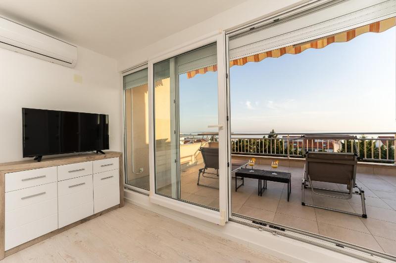White Jasmine sea view penthouse for 8 - image 11