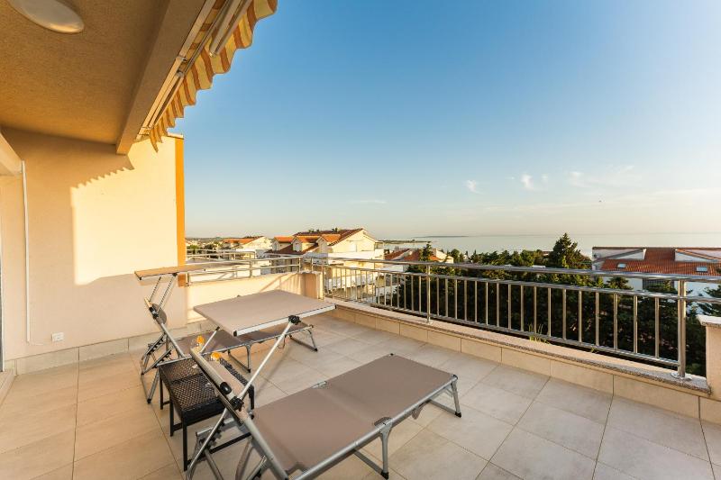 White Jasmine sea view penthouse for 8 - image 12