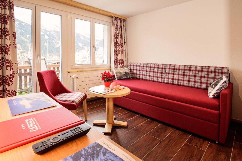 Superior Double Room with Eiger View image 3