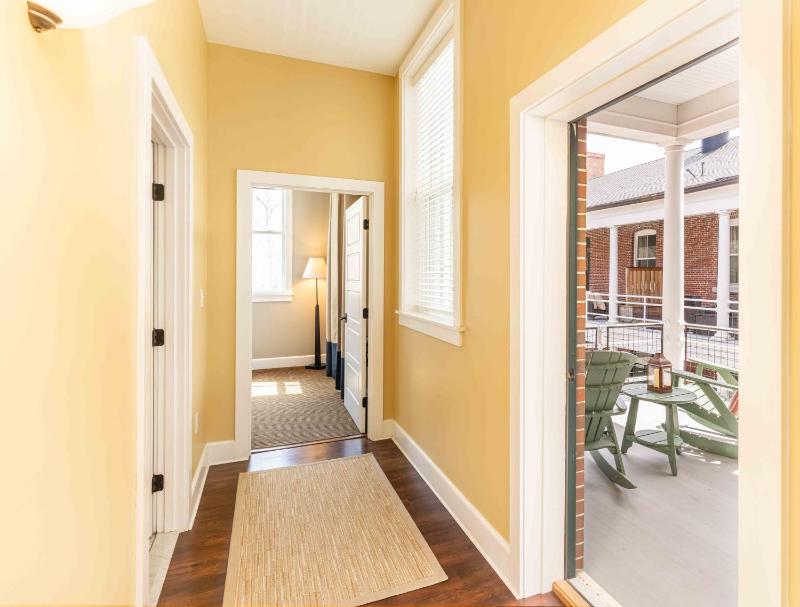 Double Queen Suite with Balcony image 4