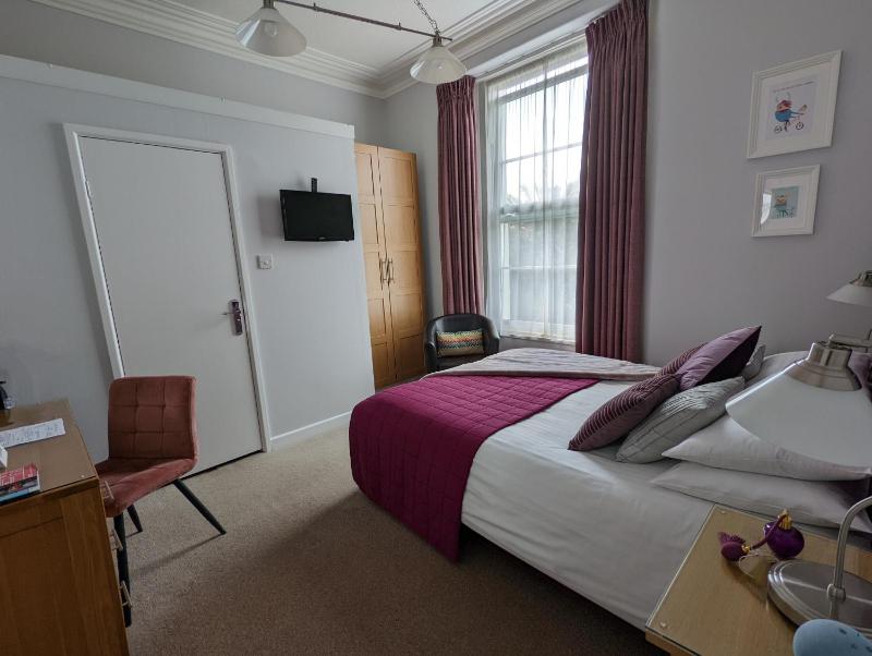 King Room image 3