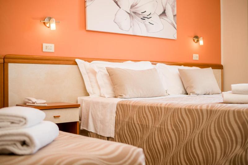 Triple Room image 4