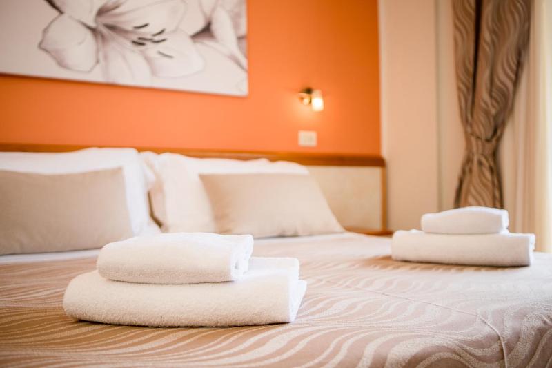 Triple Room image 3