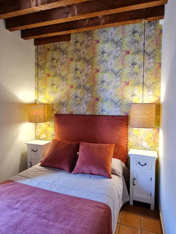 Small Double Room image 1