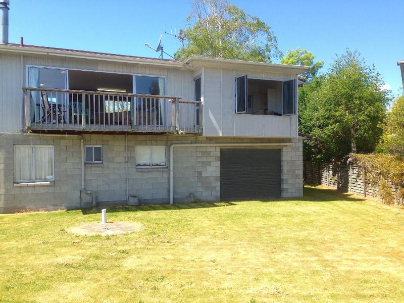 Relax Lakeside - Five Mile Bay Holiday Home - image 6