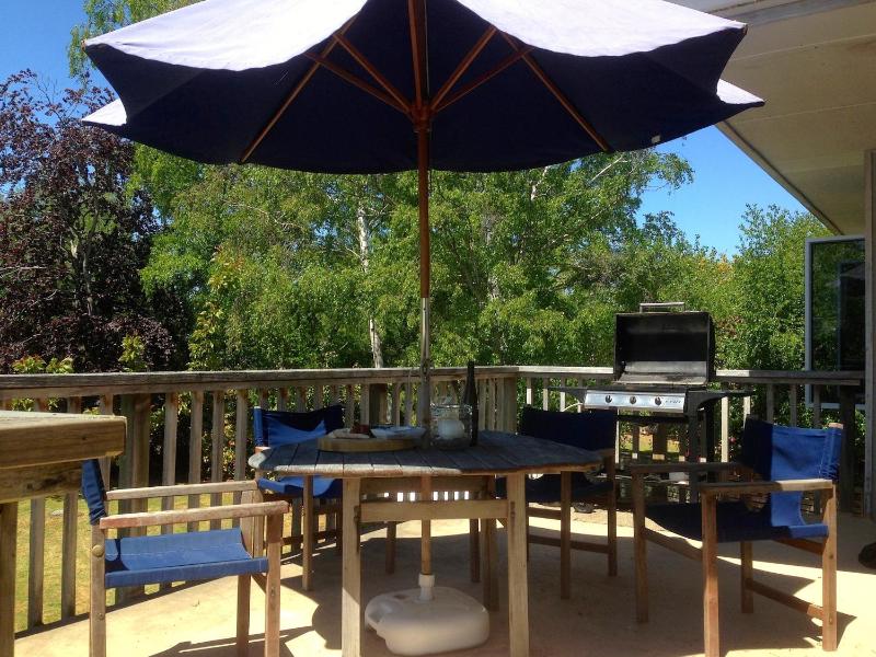Relax Lakeside - Five Mile Bay Holiday Home - image 7