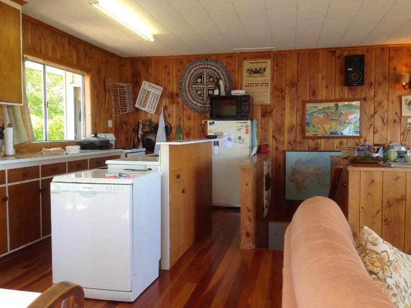 Relax Lakeside - Five Mile Bay Holiday Home - image 3