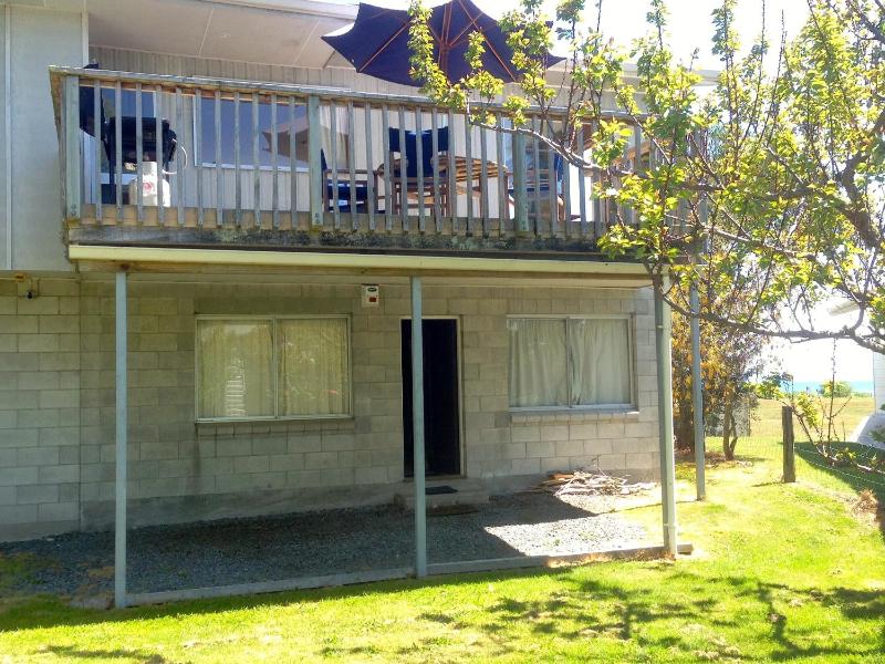 Relax Lakeside - Five Mile Bay Holiday Home - image 13
