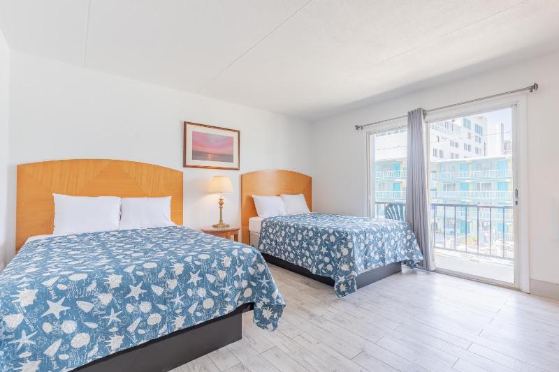Deluxe Double Room image 3
