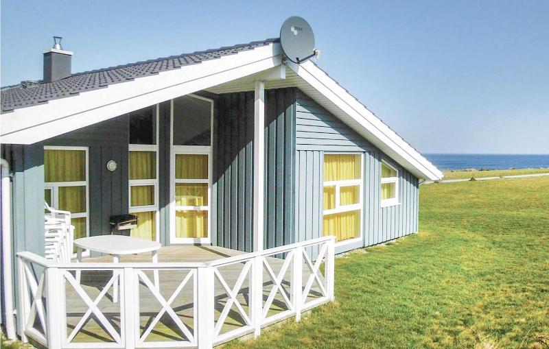 Four-Bedroom Holiday Home image 1