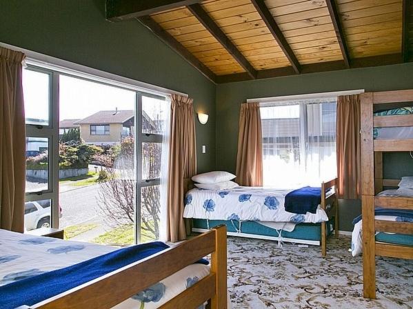 Golders Heights - Taupo Holiday Home - image 24