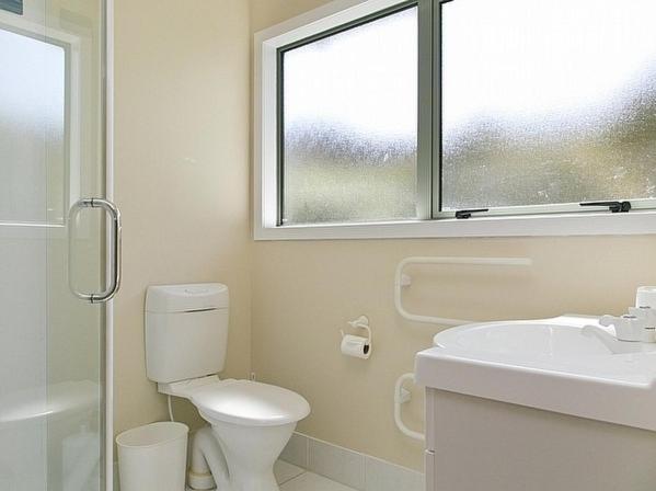 Golders Heights - Taupo Holiday Home - image 17