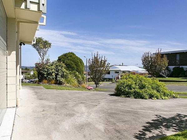 Golders Heights - Taupo Holiday Home - image 6