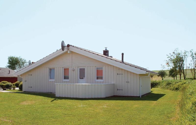 Three-Bedroom Holiday Home  image 1