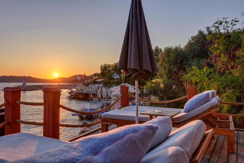 Sea View Hotel - image 15