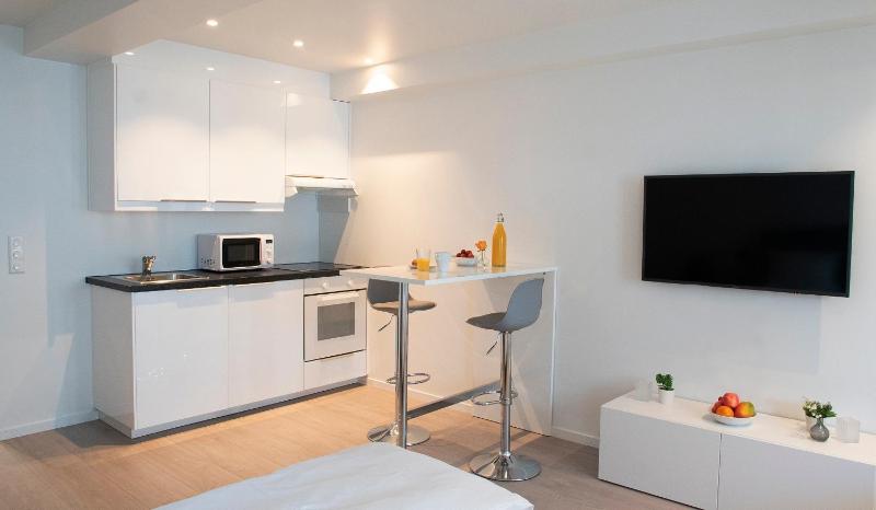 Studio Apartment image 4