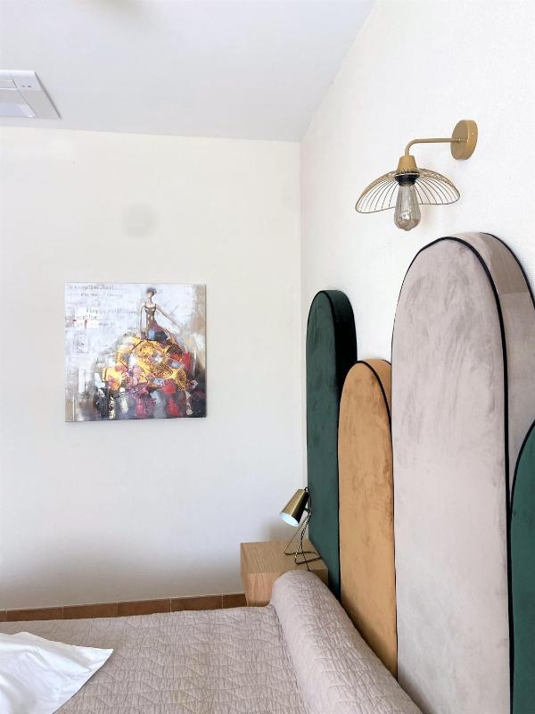 Standard Double Room image 3