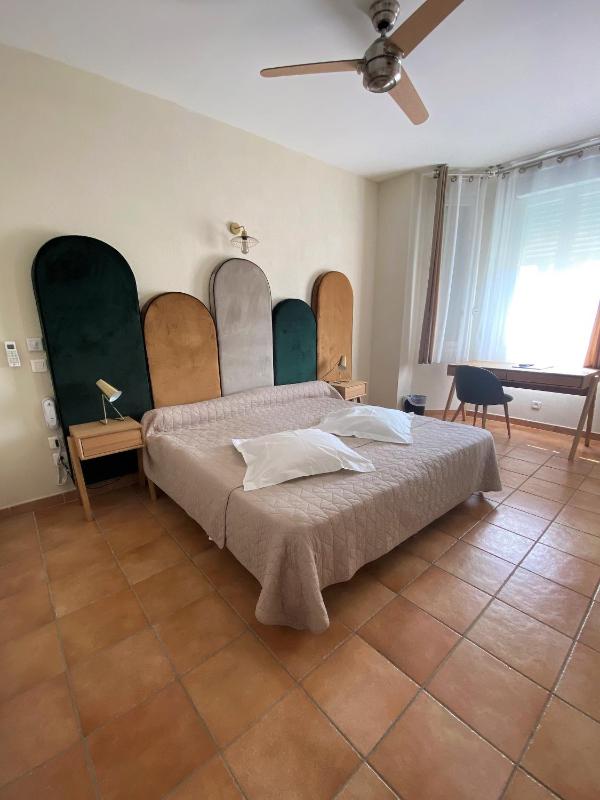 Standard Double Room image 2