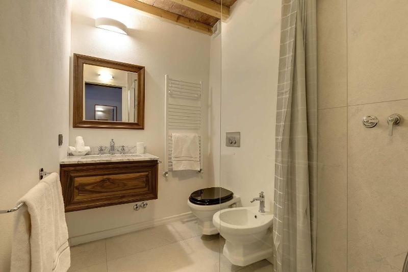 Two-Bedroom Apartment - Split Level image 4