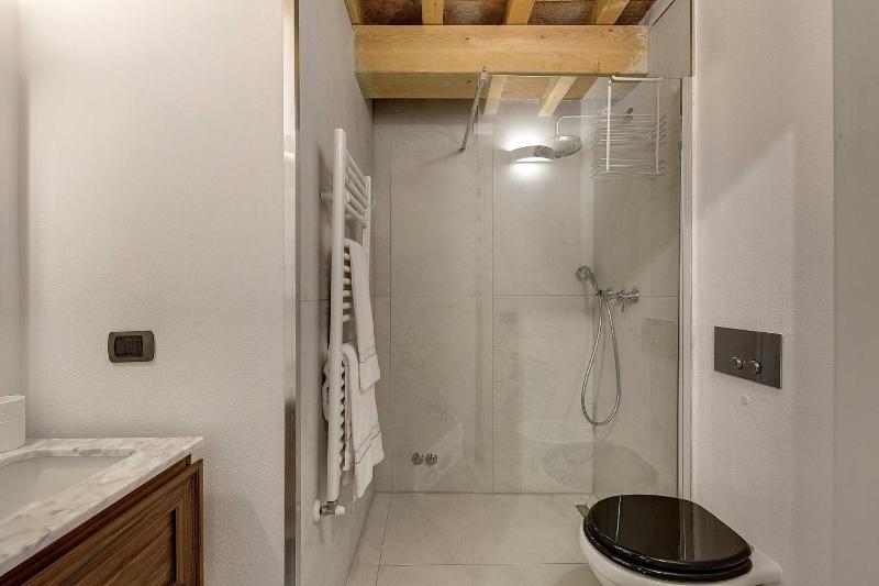 Two-Bedroom Apartment - Split Level image 2