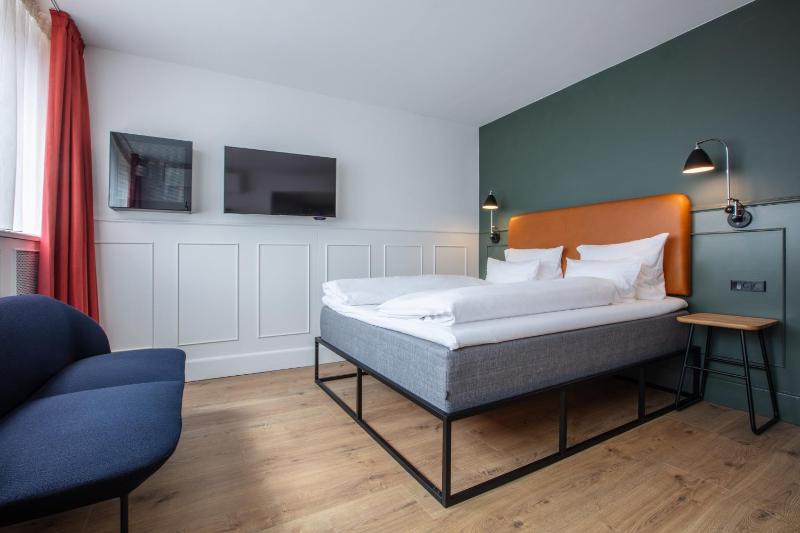 Executive Room image 2