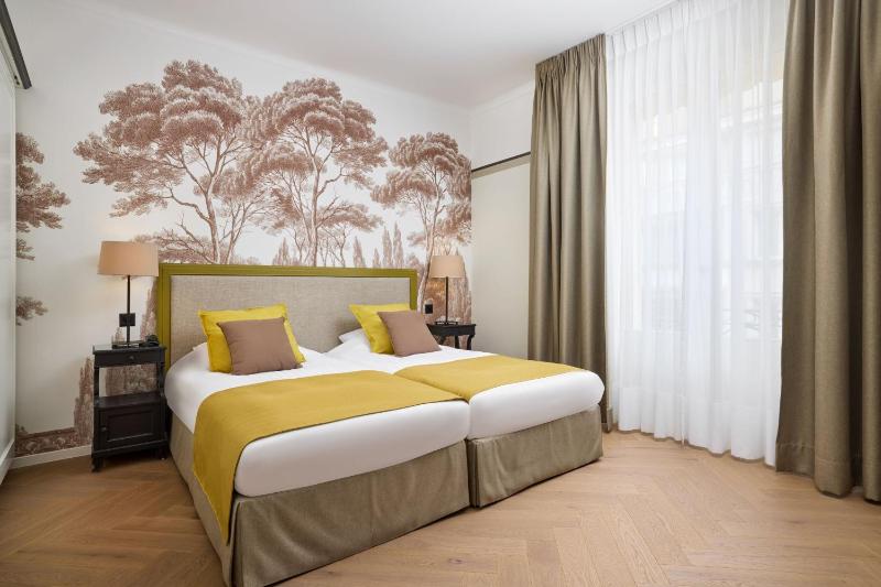 Superior Twin Room image 1