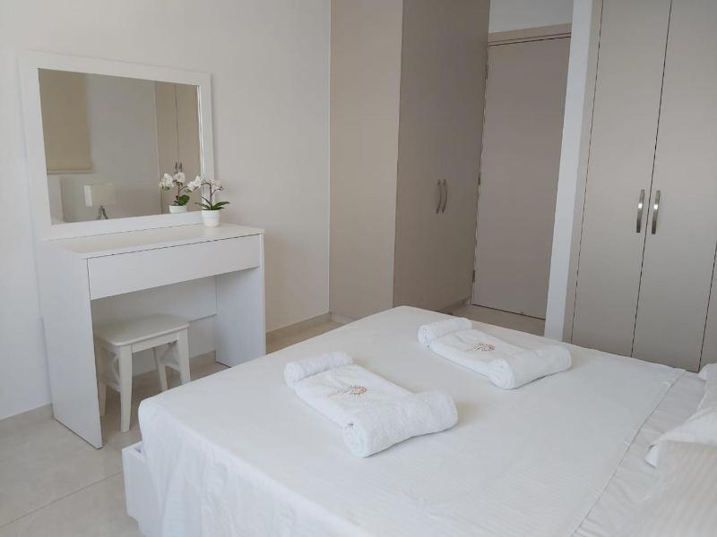 Dinglis Residences 31 - image 11