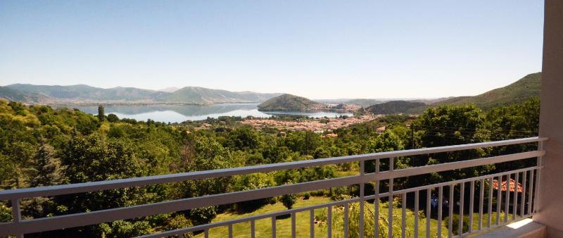 Double Room with Lake View image 3