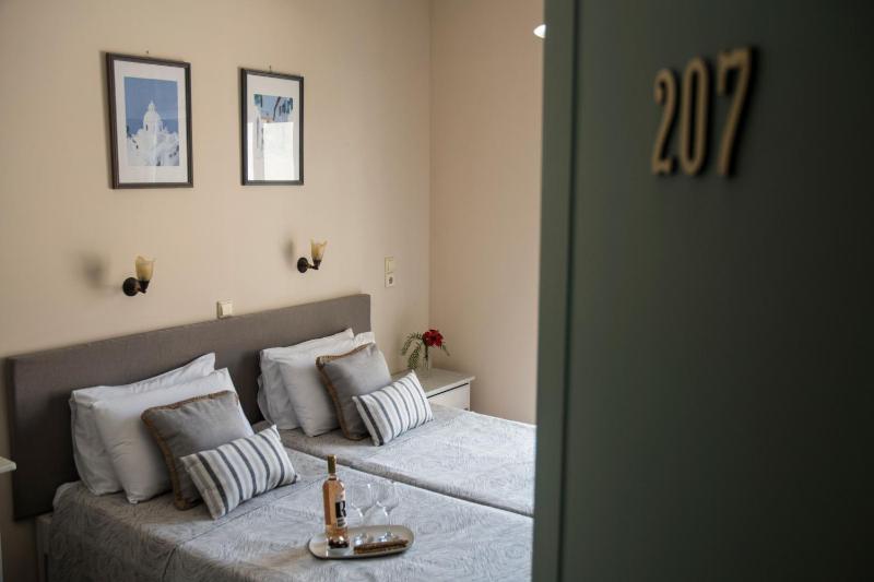 Standard Double or Twin Room with Balcony image 4
