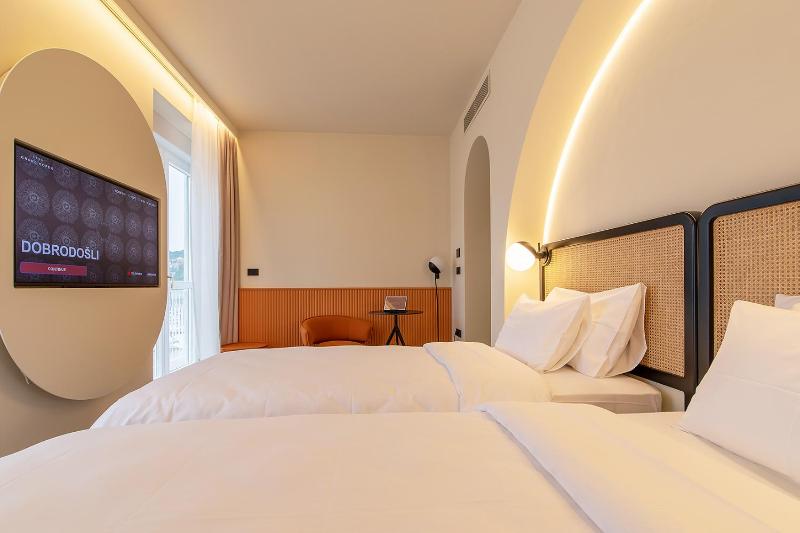 Comfort Double or Twin Room image 4