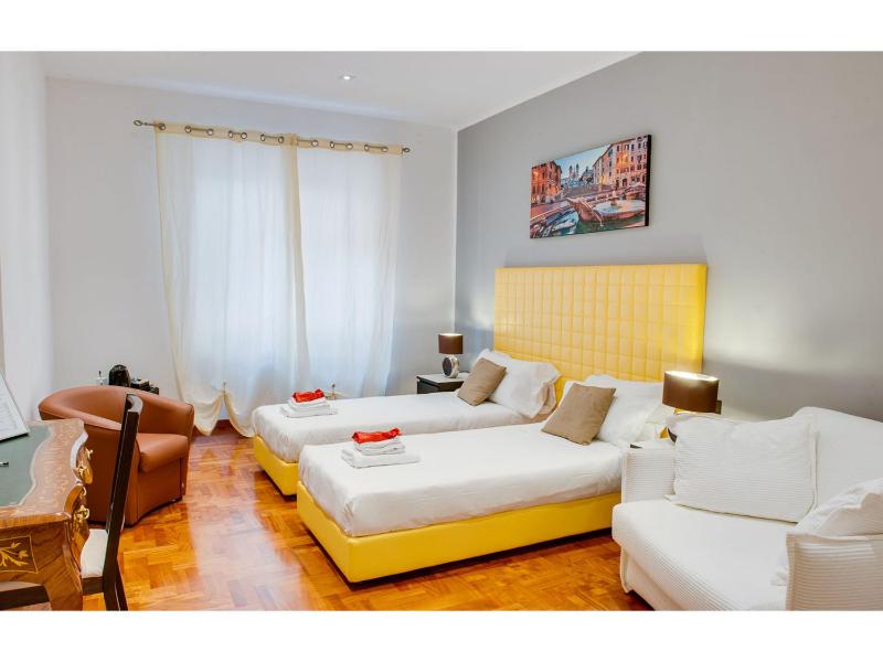 Luxury Triple Room image 1