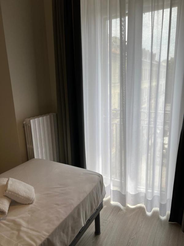 Single Room image 4