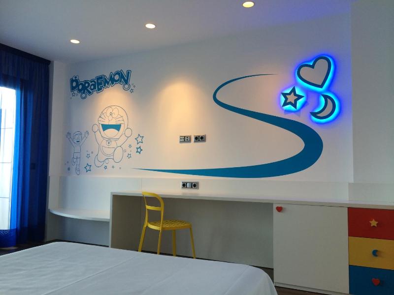 Double or Twin Room (2 Adults + 1 Child) image 4
