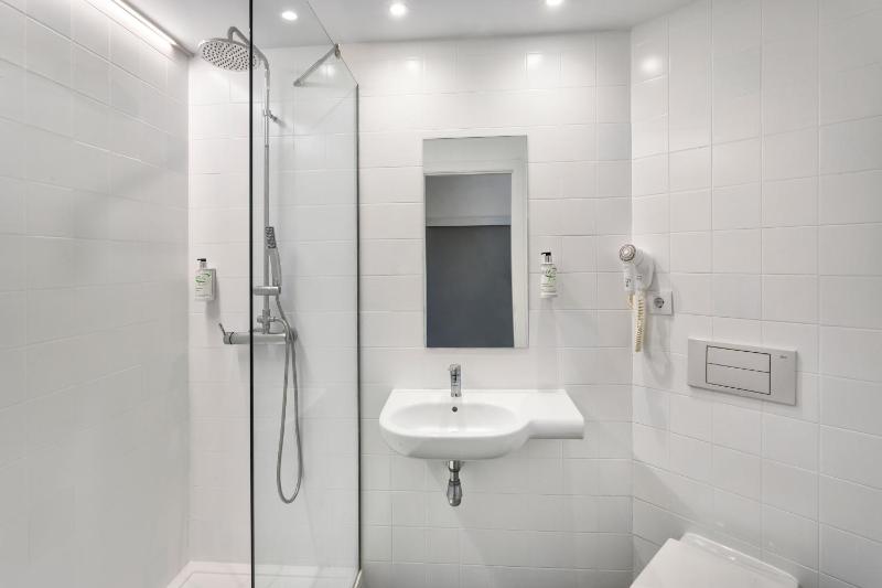 Twin Room image 1